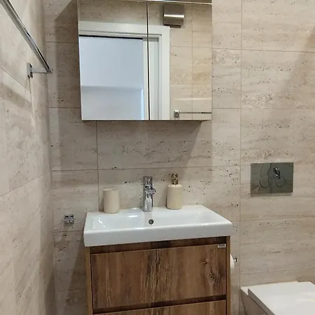 Peaceful Three-bedroom In Briz, By Flat Mаnаger וארנה