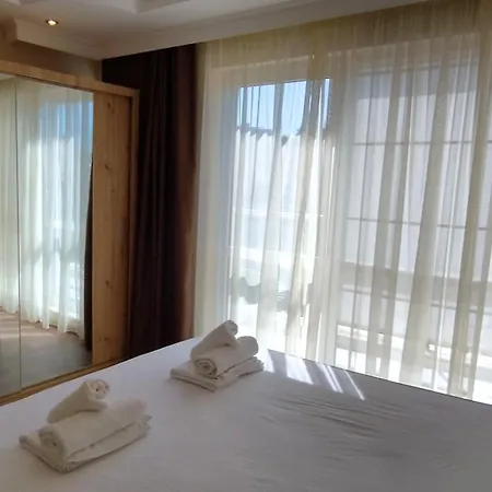 Peaceful Three-bedroom In Briz, By Flat Mаnаger *