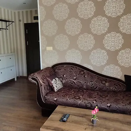 Peaceful Three-bedroom In Briz, By Flat Mаnаger * فارنا