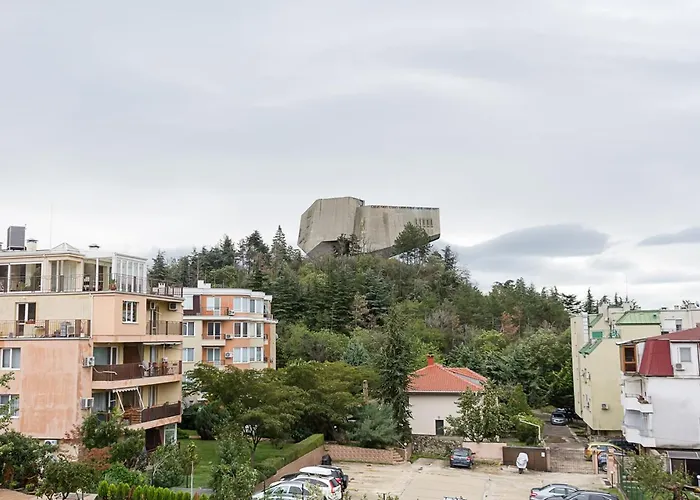 شقة Peaceful Three-bedroom In Briz, By Flat Mаnаger *