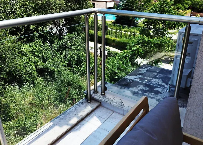 Peaceful Three-bedroom In Briz, By Flat Mаnаger Apartment *