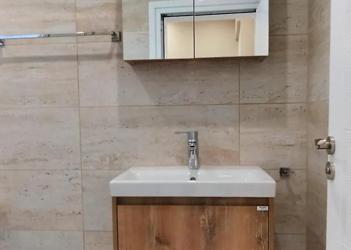 Peaceful Three-bedroom In Briz, By Flat Mаnаger