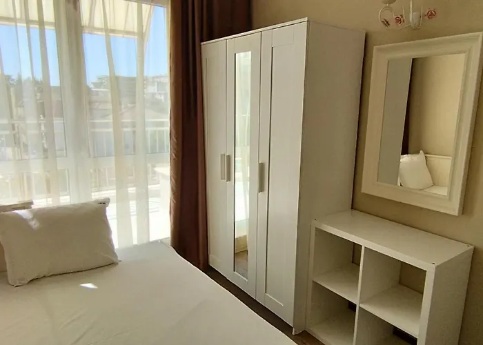 Peaceful Three-bedroom In Briz, By Flat Mаnаger شقة