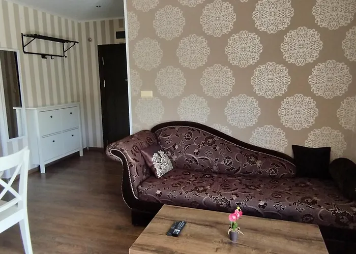 Peaceful Three-bedroom In Briz, By Flat Mаnаger * فارنا