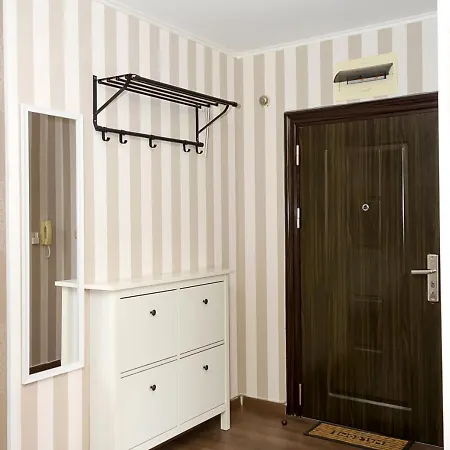 Peaceful Three-bedroom In Briz, By Flat Mаnаger アパート