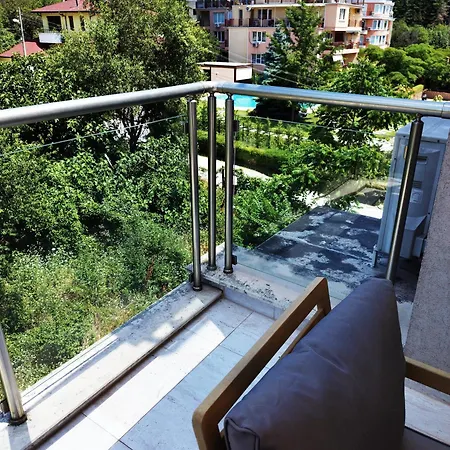 Peaceful Three-bedroom In Briz, By Flat Mаnаger アパート *