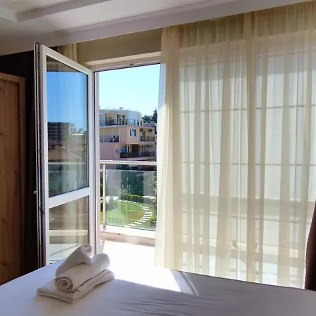 Peaceful Three-bedroom In Briz, By Flat Mаnаger * ヴァルナ