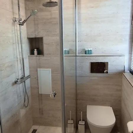 Peaceful Three-bedroom In Briz, By Flat Mаnаger アパート