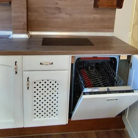 Peaceful Three-bedroom In Briz, By Flat Mаnаger ヴァルナ