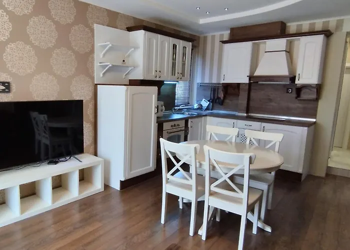 Apartmán Peaceful Three-bedroom In Briz, By Flat Mаnаger *